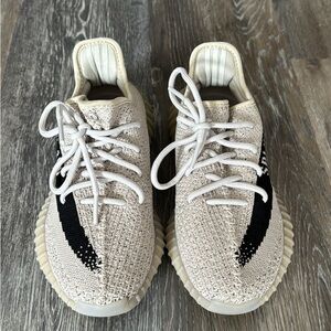 Yeezy Boost 350 V2